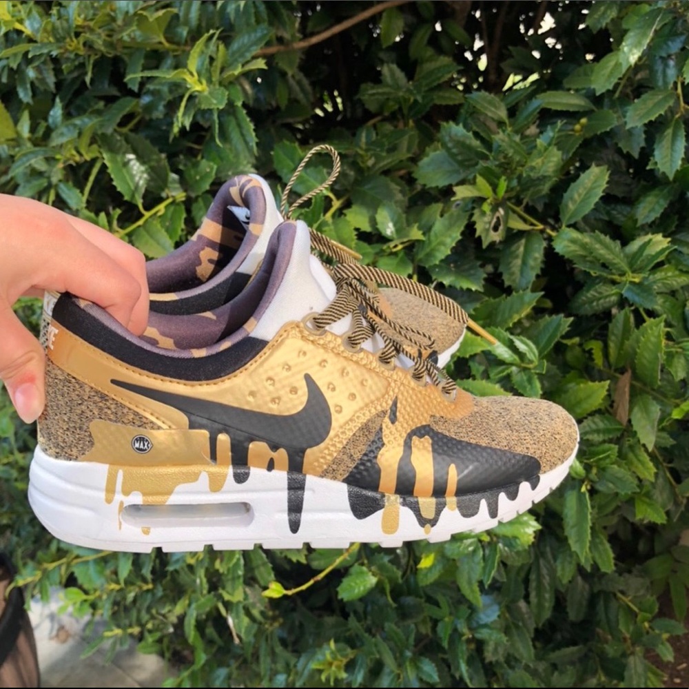 MARK THOMAS NIKE SHOES
